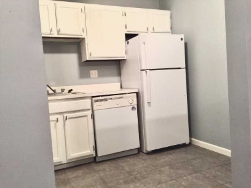 2322 Cromwell Hills Dr - Photo 4 of 24