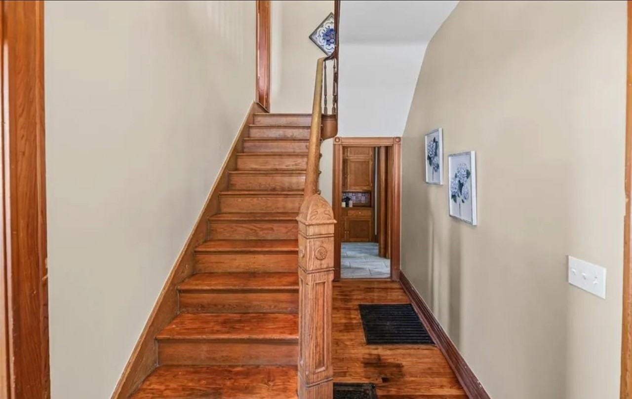 407 E 9th St - Photo 5 of 50