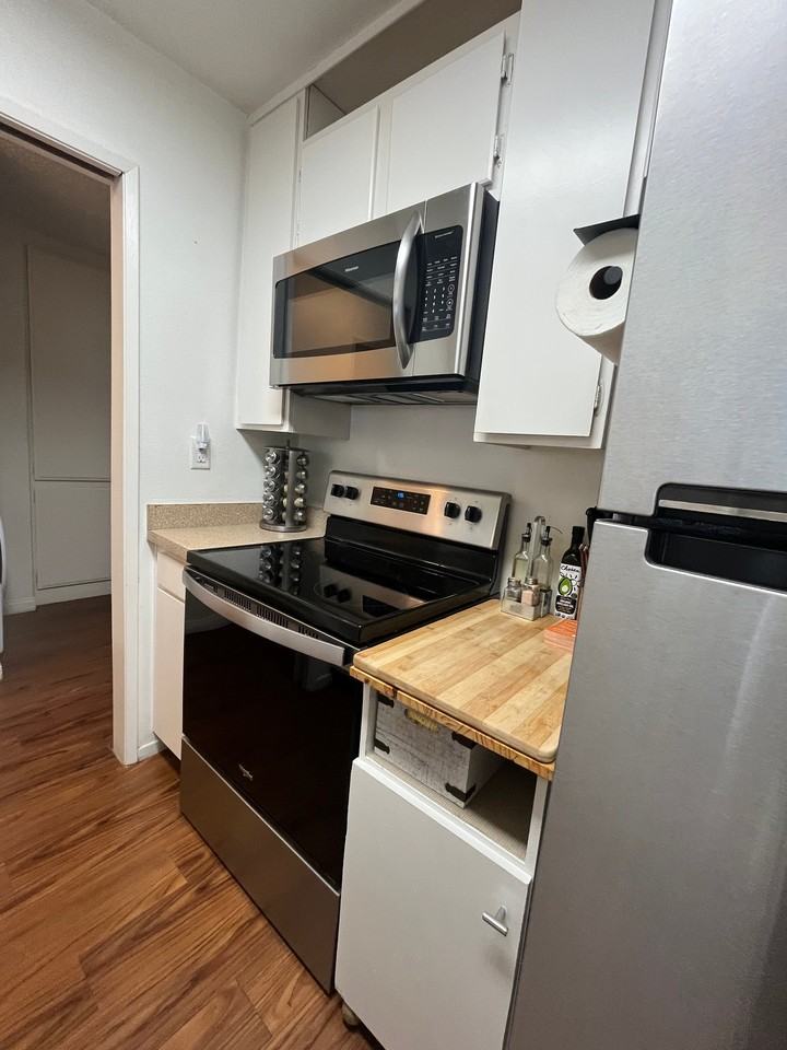 383 E Surfside Dr #101 - Photo 4 of 9
