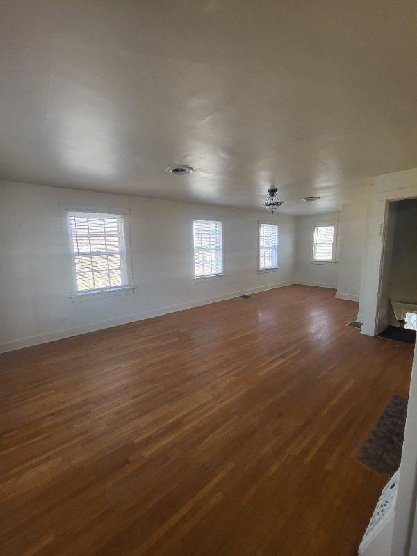 1629 W 13th St N #UP - Photo 3 of 16