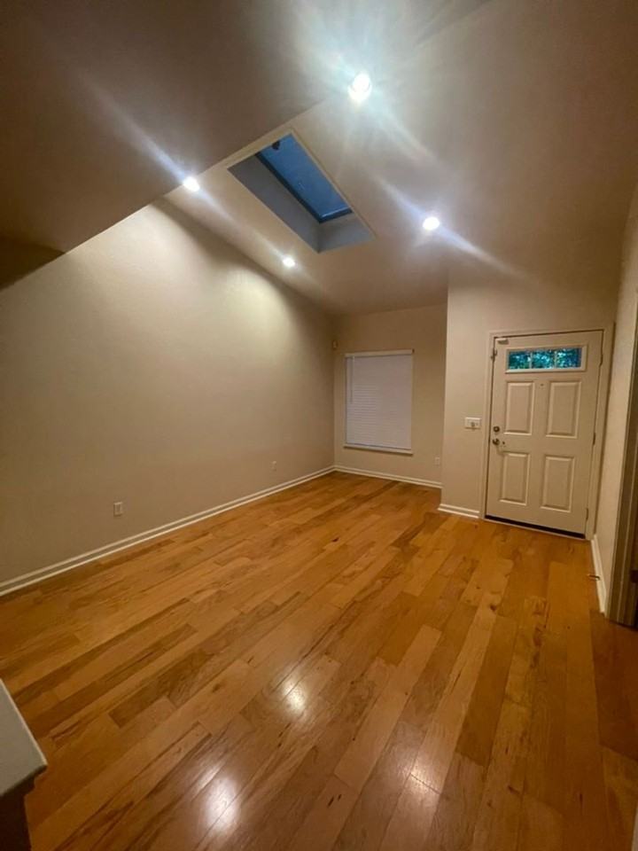 1904 6th St - Photo 6 of 15