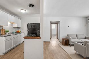 Hanson Court Apartments - Photo 1 of 1