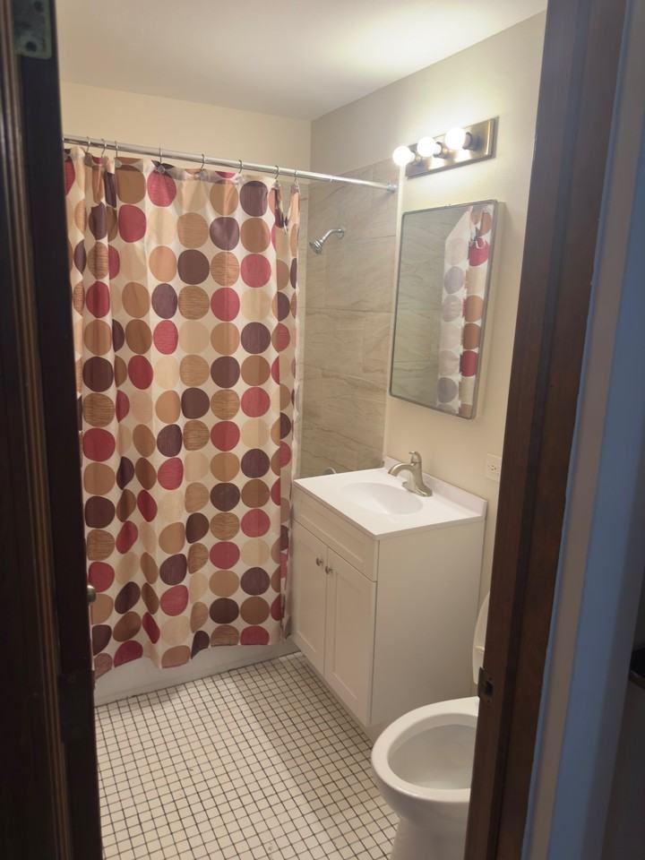 544 Crescent Blvd #B - Photo 2 of 6