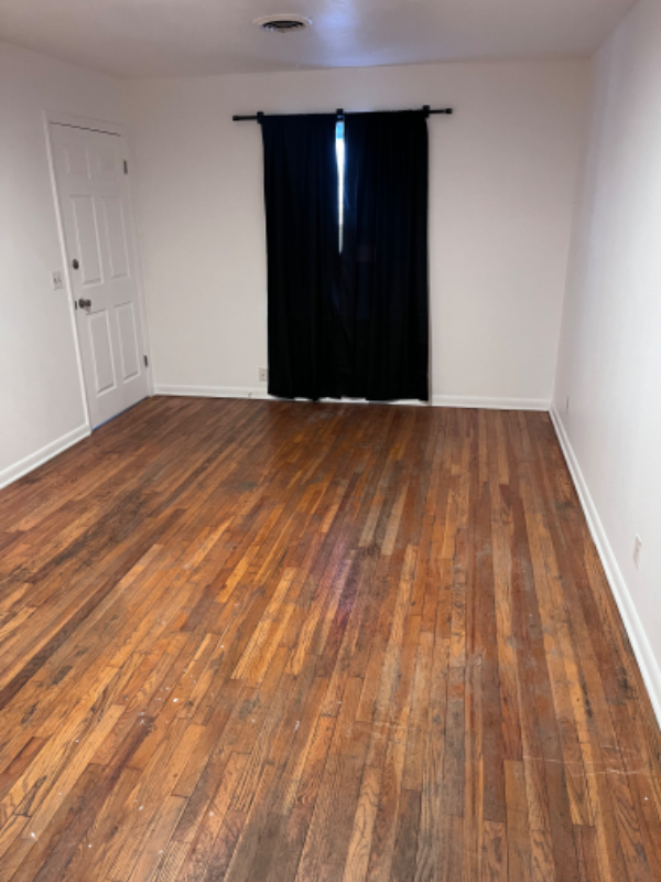 202 E Washington St #4 - Photo 5 of 7