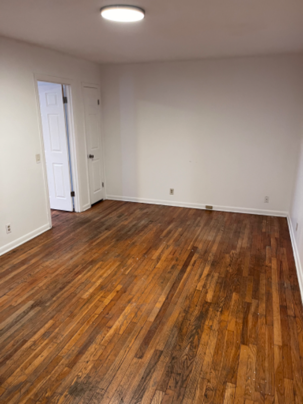 202 E Washington St #4 - Photo 6 of 7