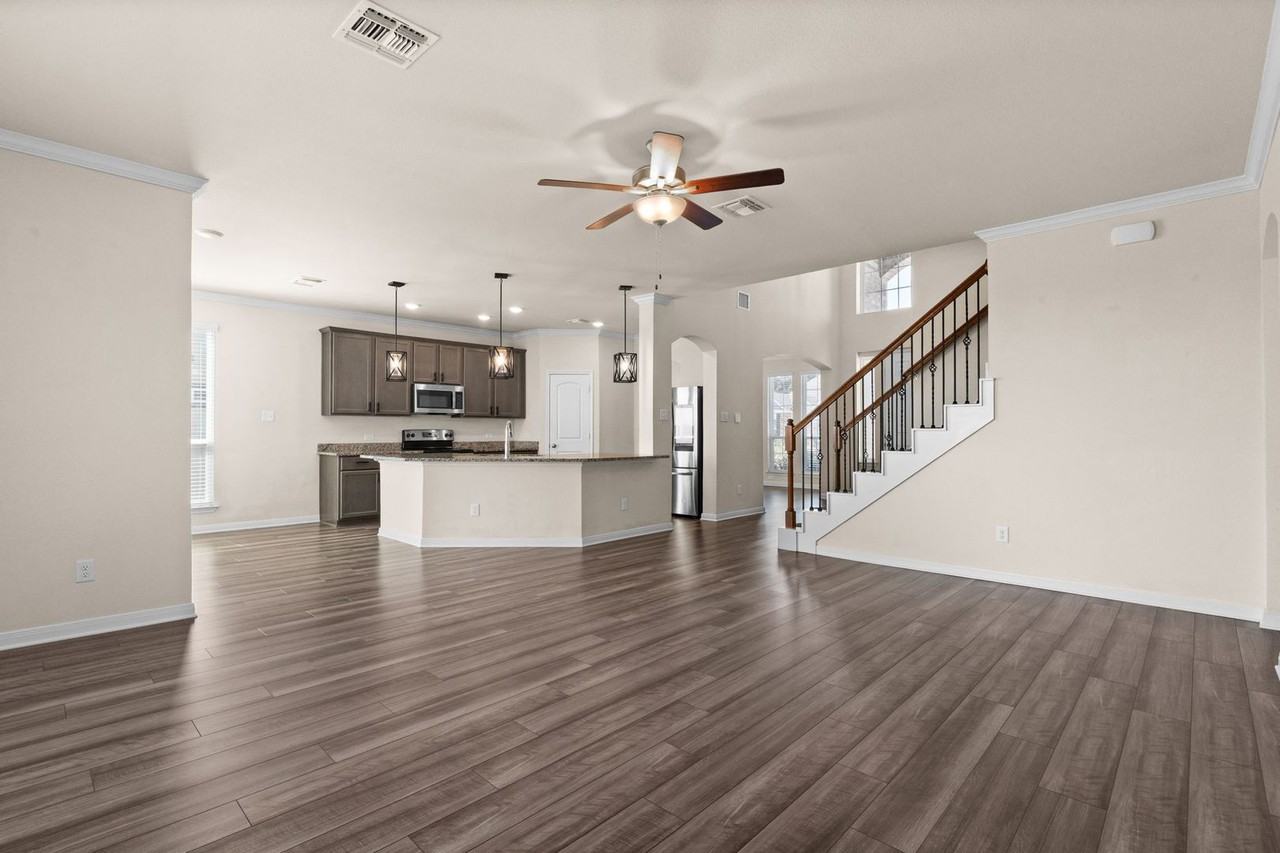 9818 Kensley Rose Dr - Photo 3 of 18