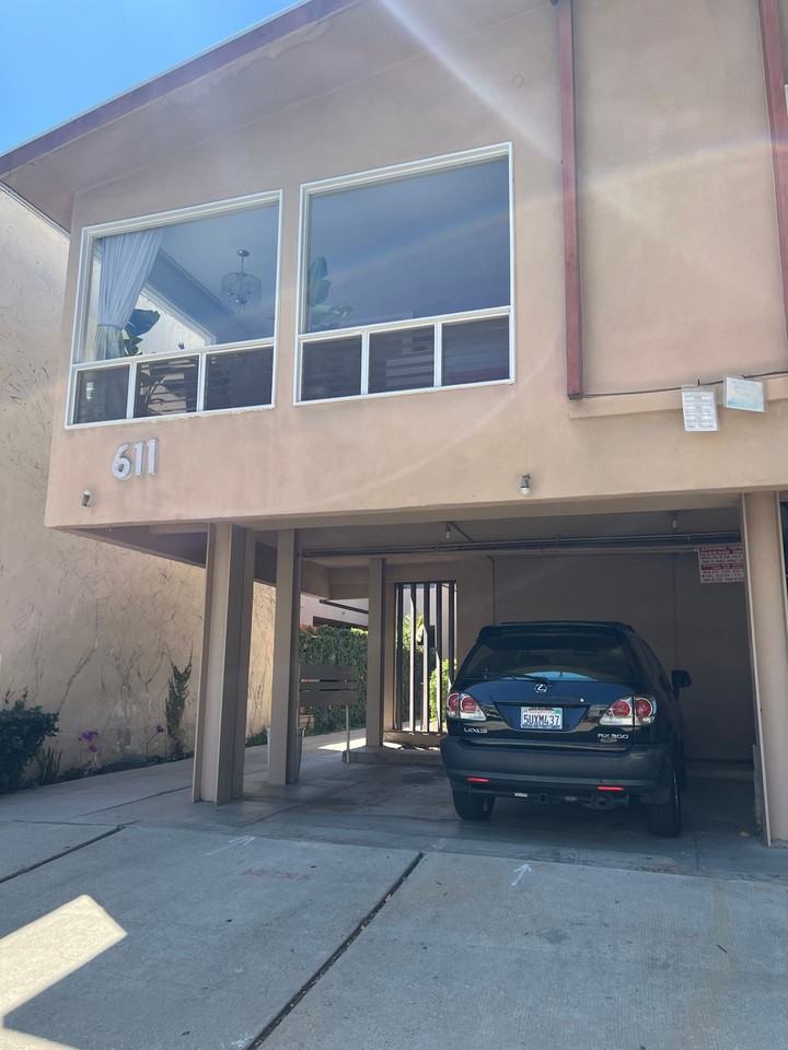 Flores St - 611 - Photo 3 of 44