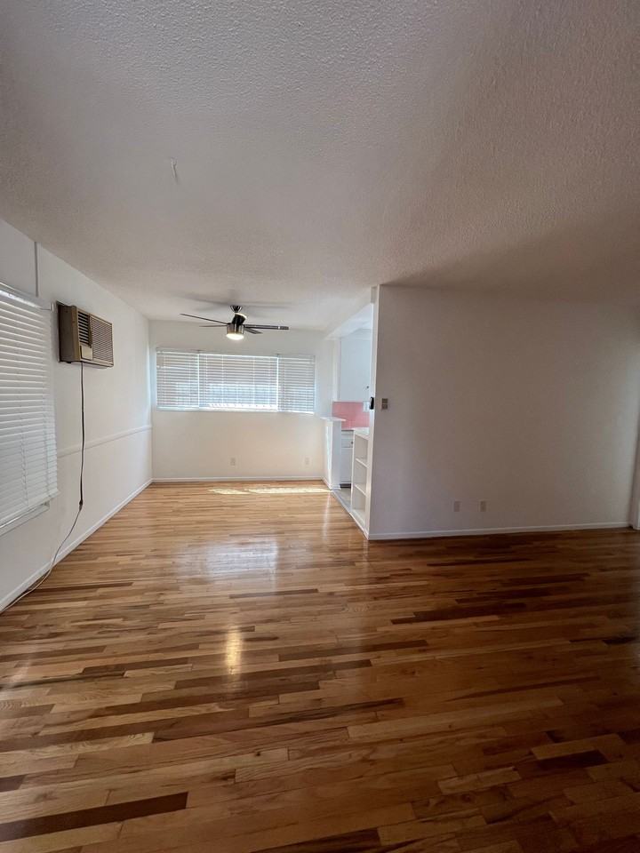 Flores St - 611 - Photo 5 of 44