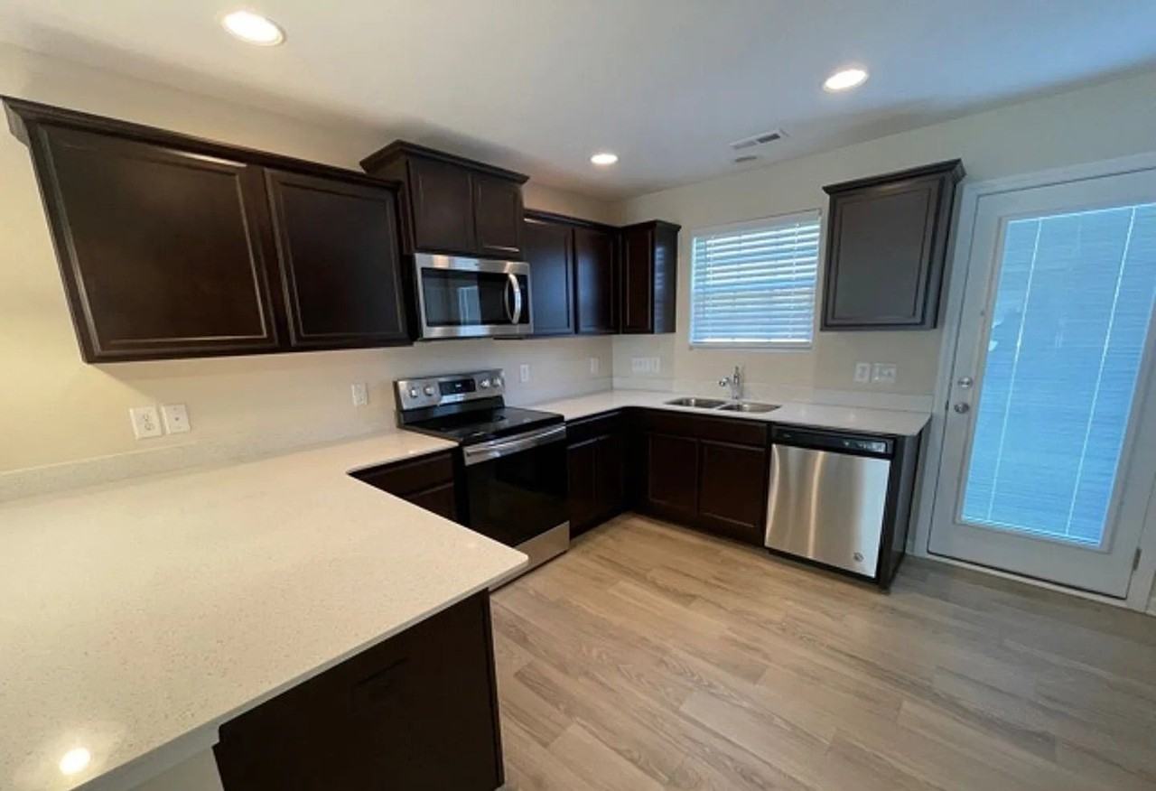 7544 Oliver Park Dr - Photo 2 of 20