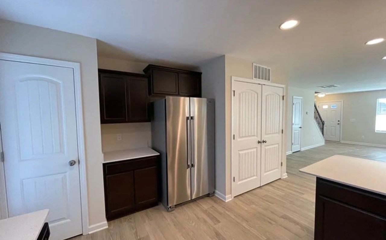 7544 Oliver Park Dr - Photo 3 of 20