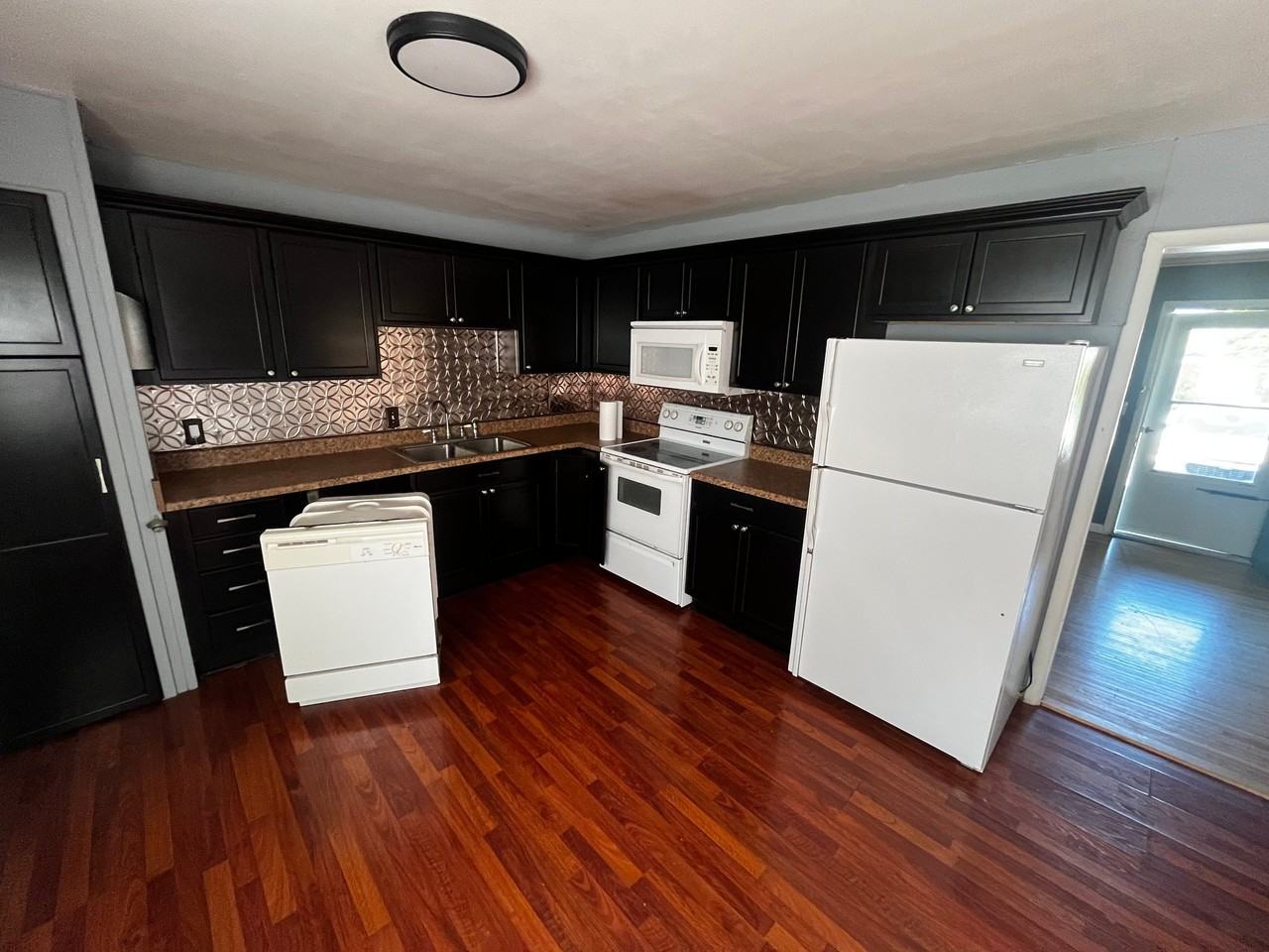 818 N El Paso Dr - Photo 4 of 10