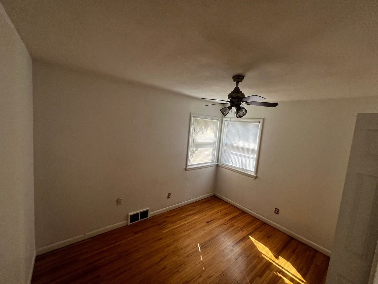 818 N El Paso Dr - Photo 7 of 10