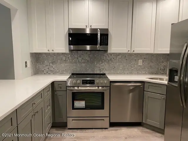 76 Manchester Ct - Photo 5 of 26