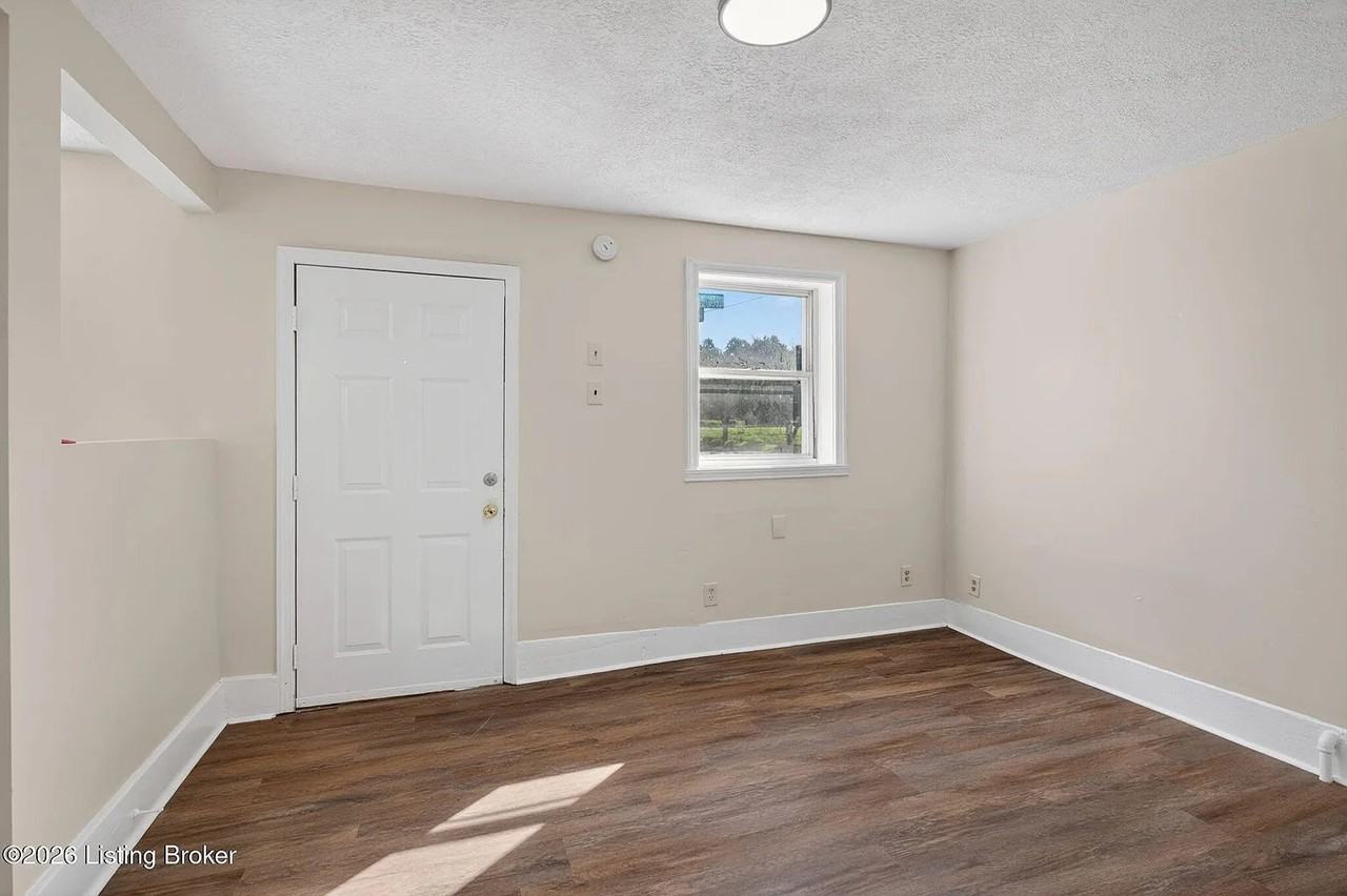 1038 Sylvia St #1 - Photo 3 of 11