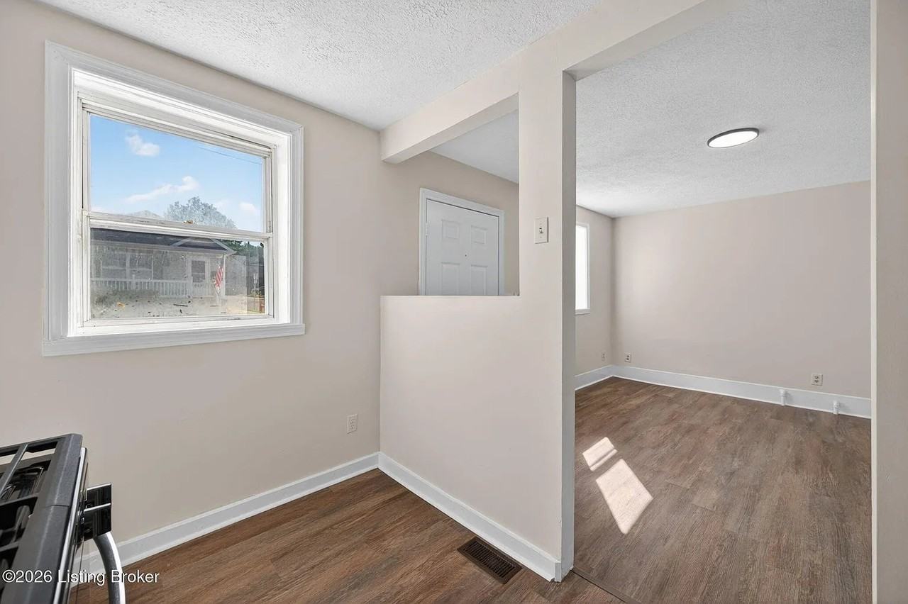 1038 Sylvia St #1 - Photo 5 of 11