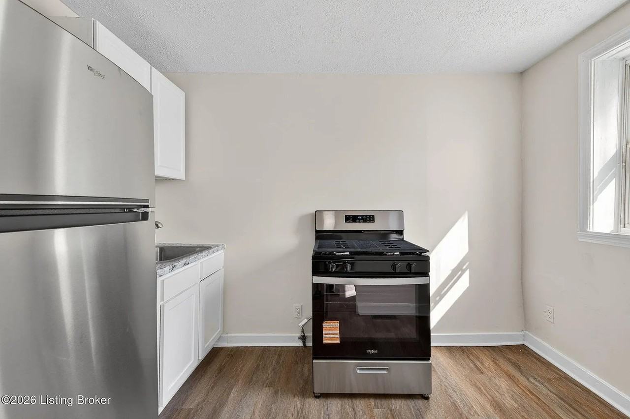 1038 Sylvia St #1 - Photo 6 of 11