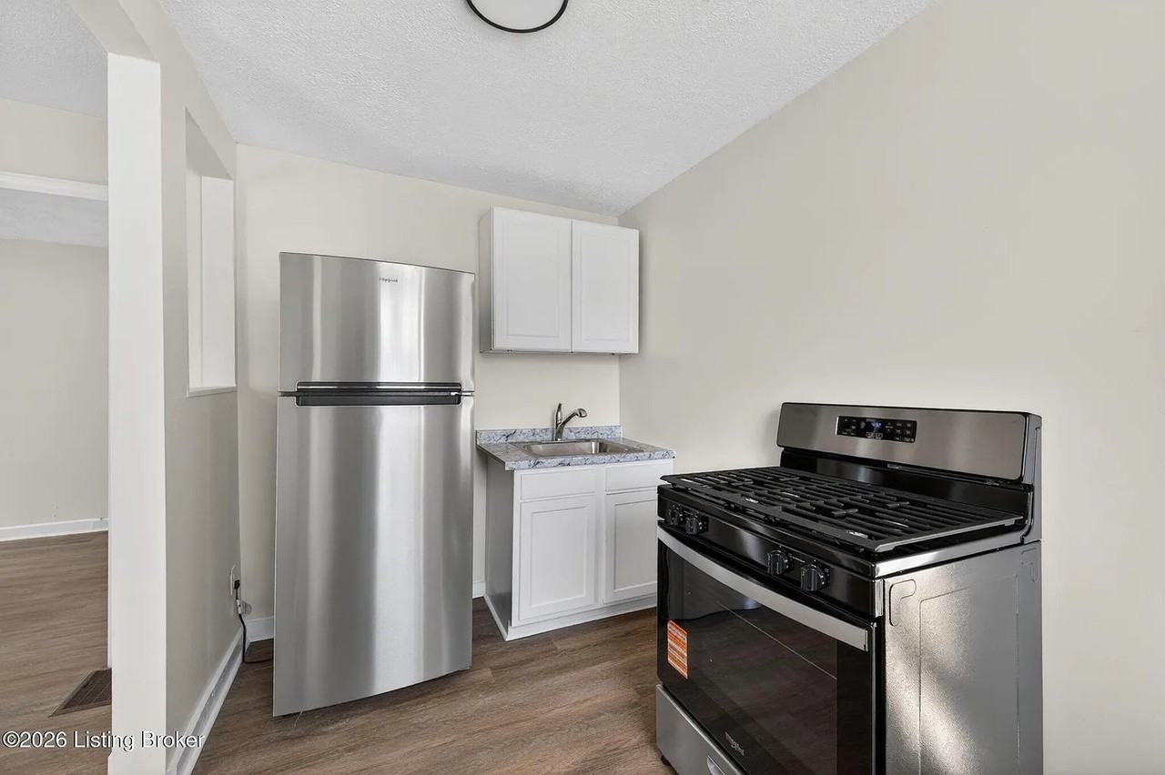 1038 Sylvia St #1 - Photo 7 of 11