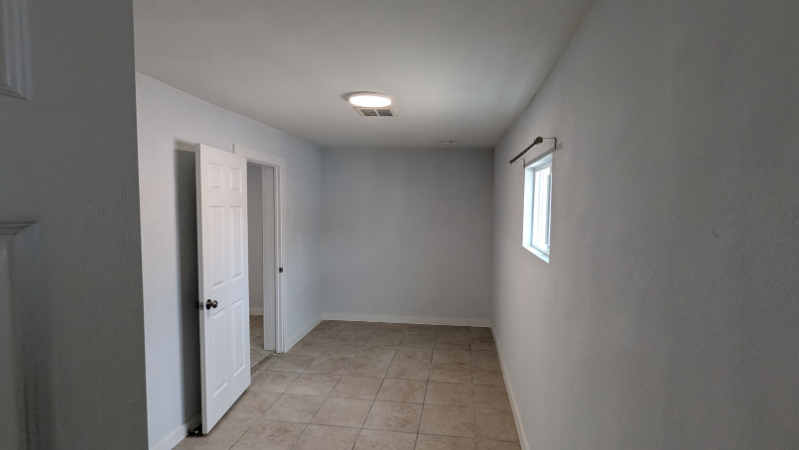 1542 W Pierce St - Photo 5 of 13