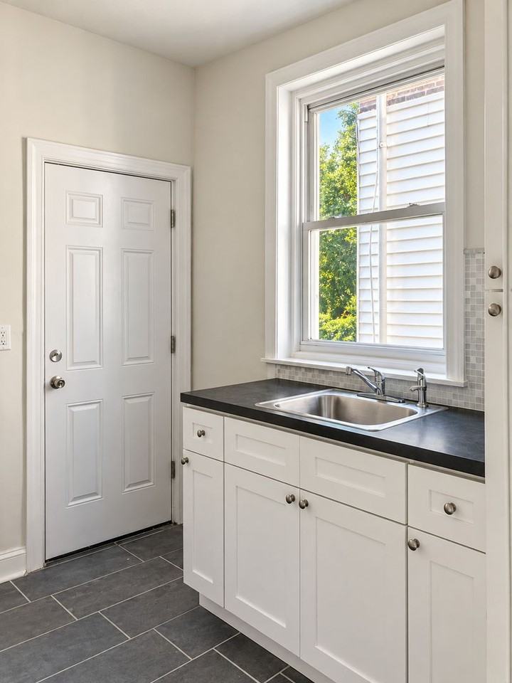 6241 N Lambert St - Photo 6 of 14