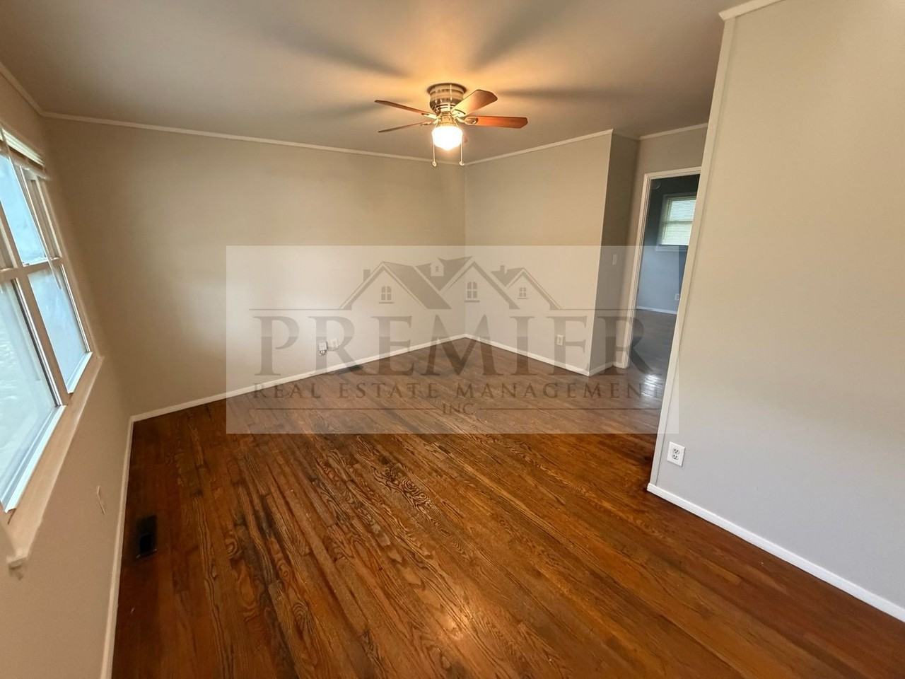 11215 E 51st St - Photo 2 of 24