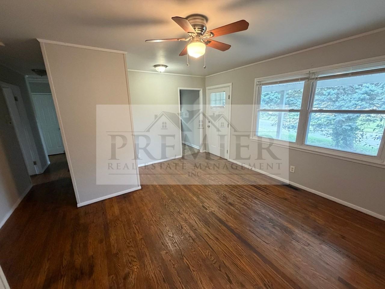 11215 E 51st St - Photo 3 of 24