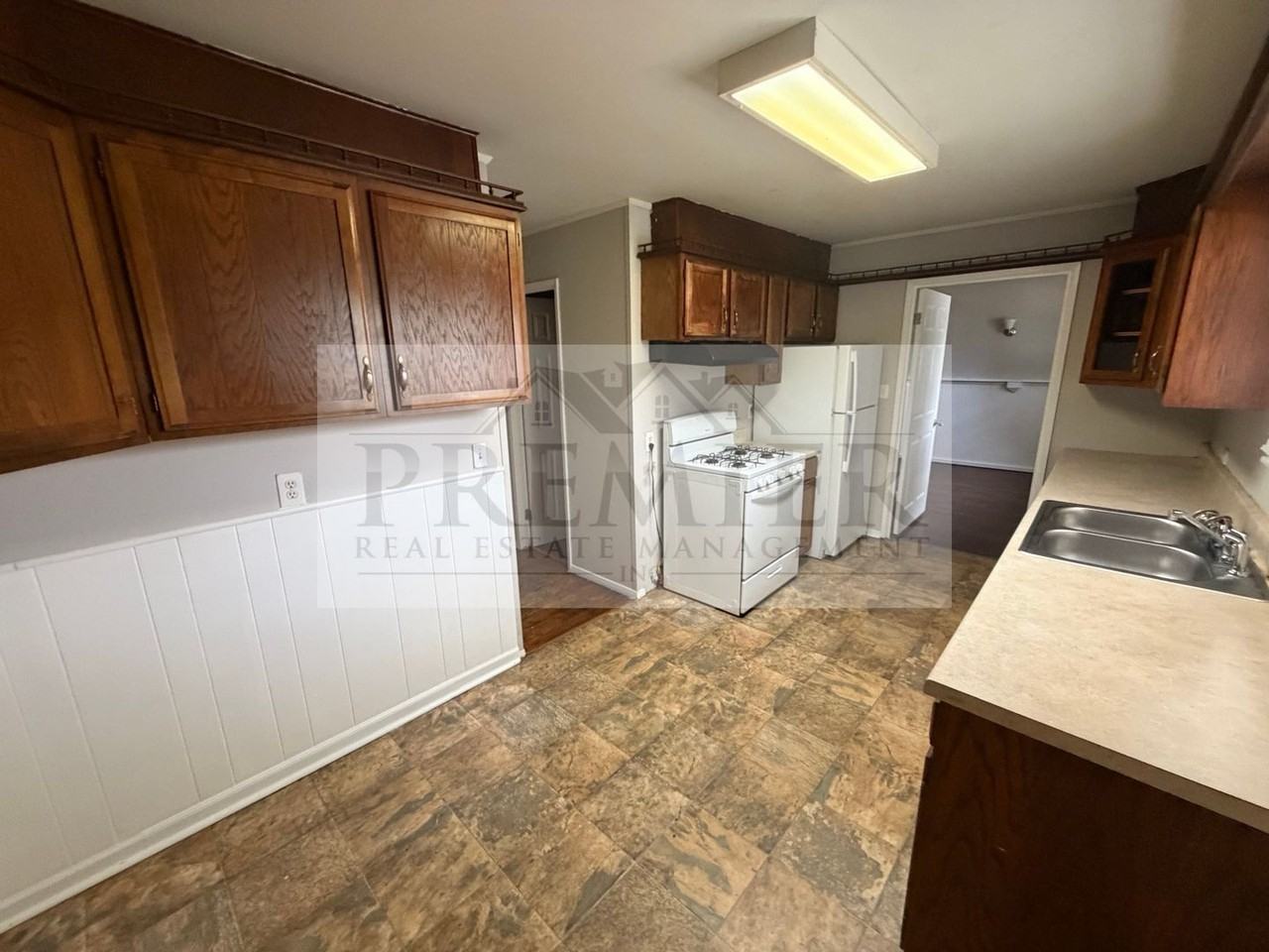 11215 E 51st St - Photo 7 of 24