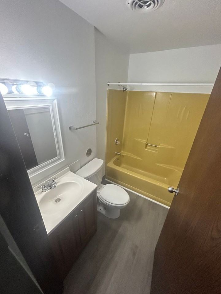 Tall Pines Apartments - Photo 7 of 8