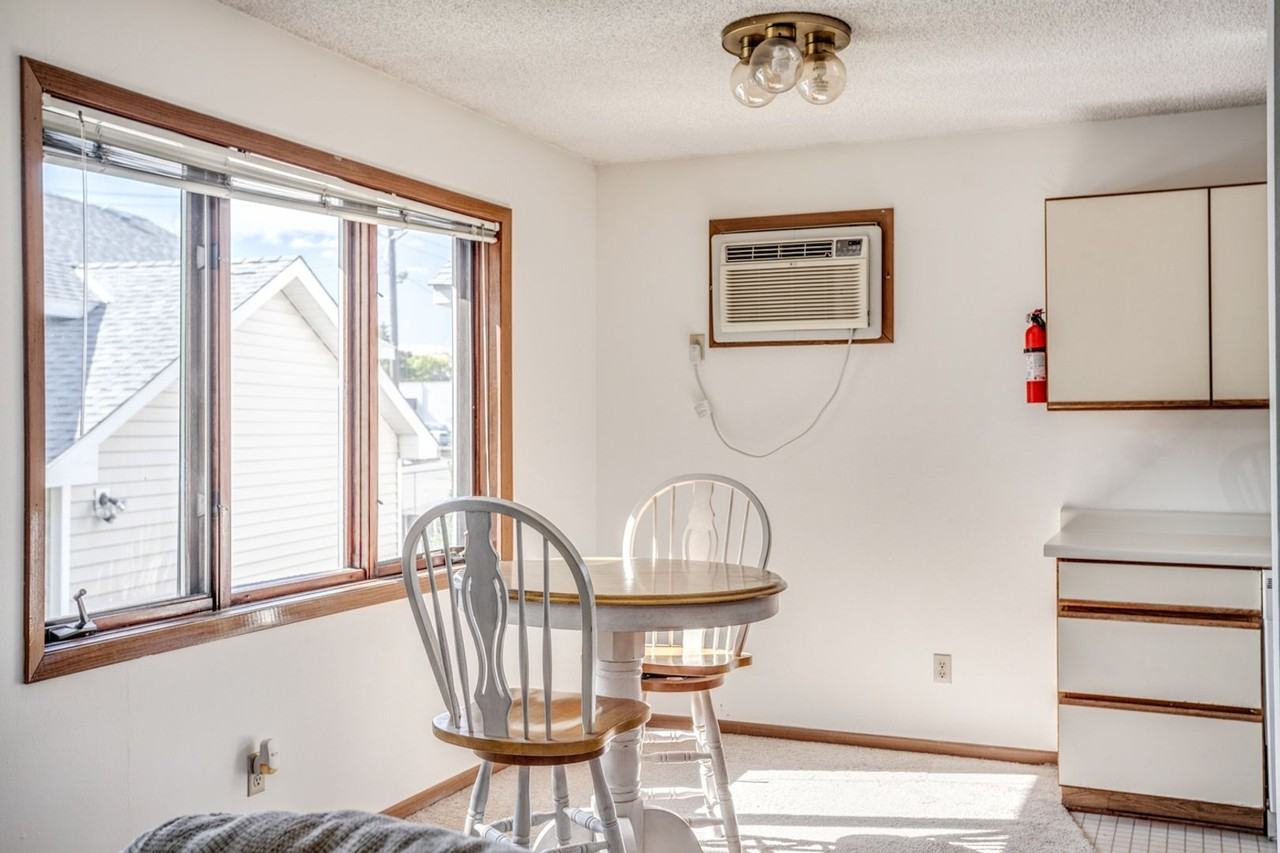 816 9th Ave Se - Photo 5 of 14