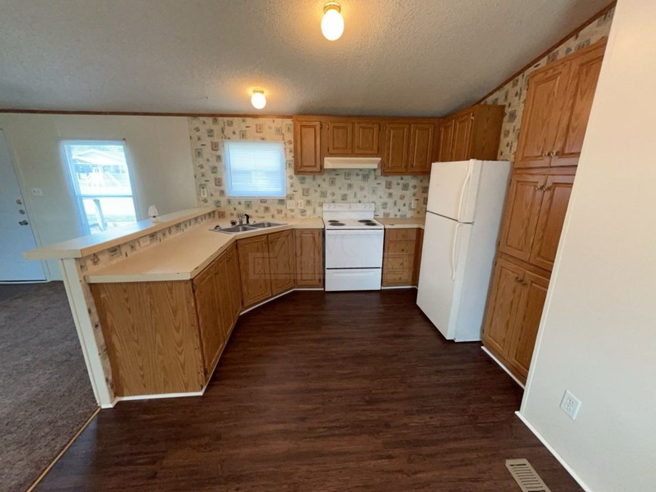 307 S Juanita Dr - Photo 5 of 19