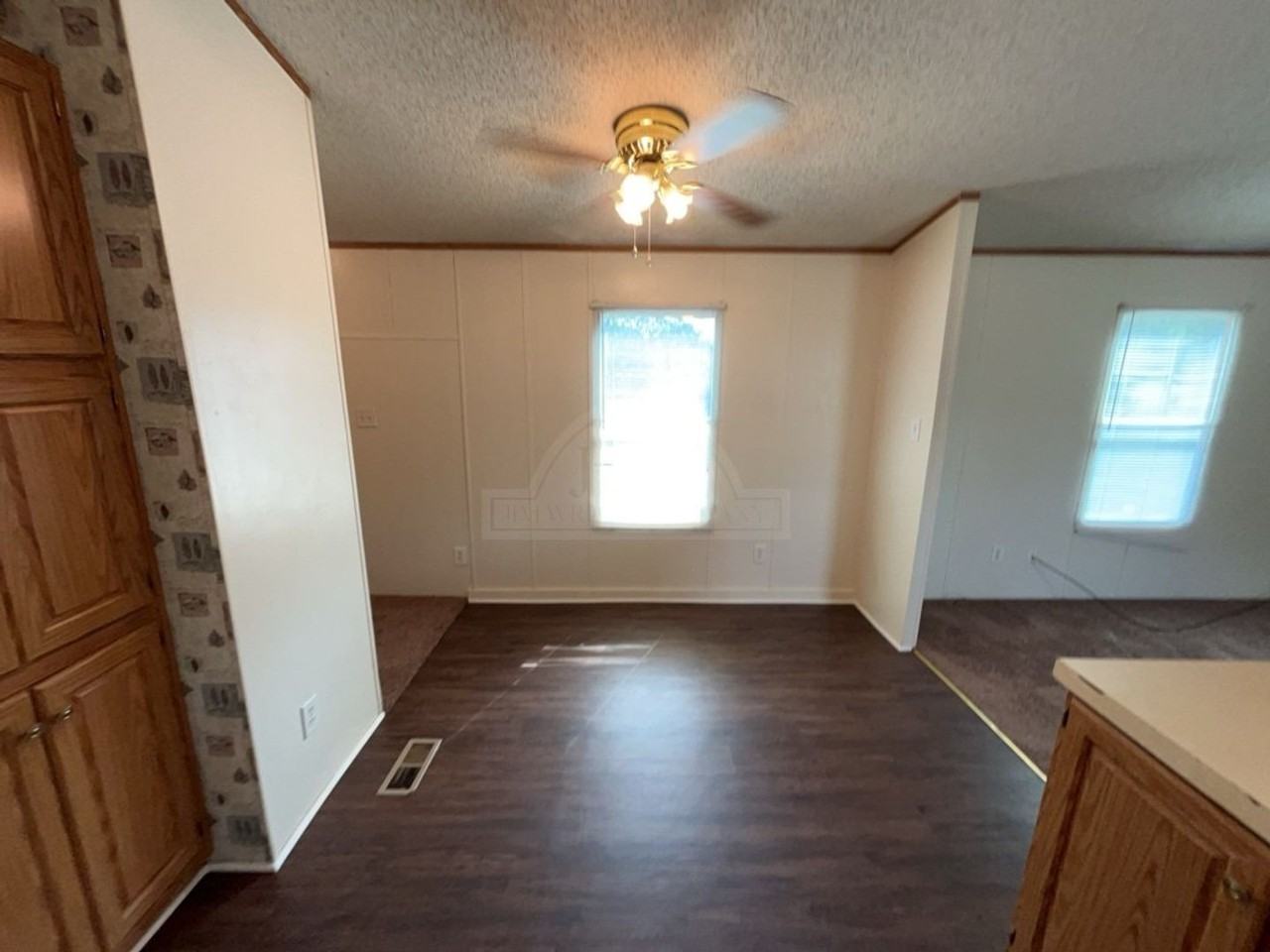 307 S Juanita Dr - Photo 6 of 19