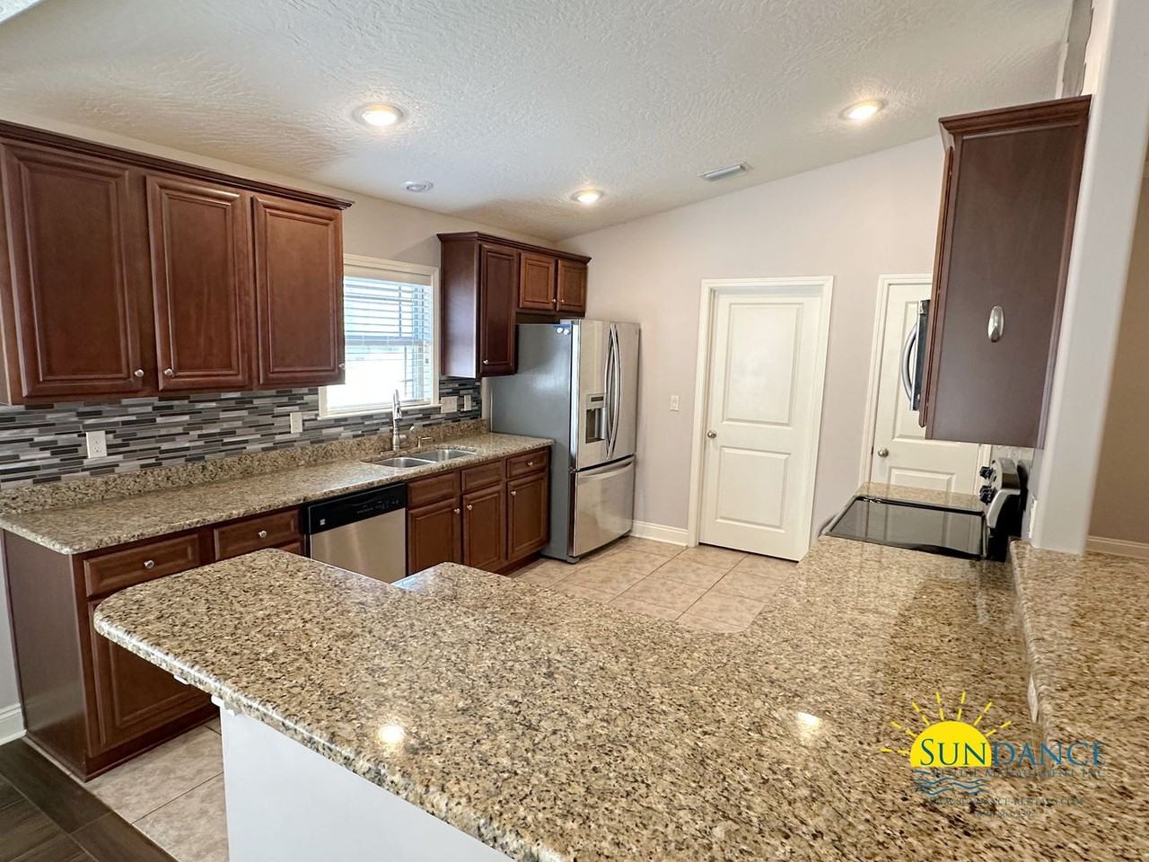 2662 Hartman Ct - Photo 3 of 13