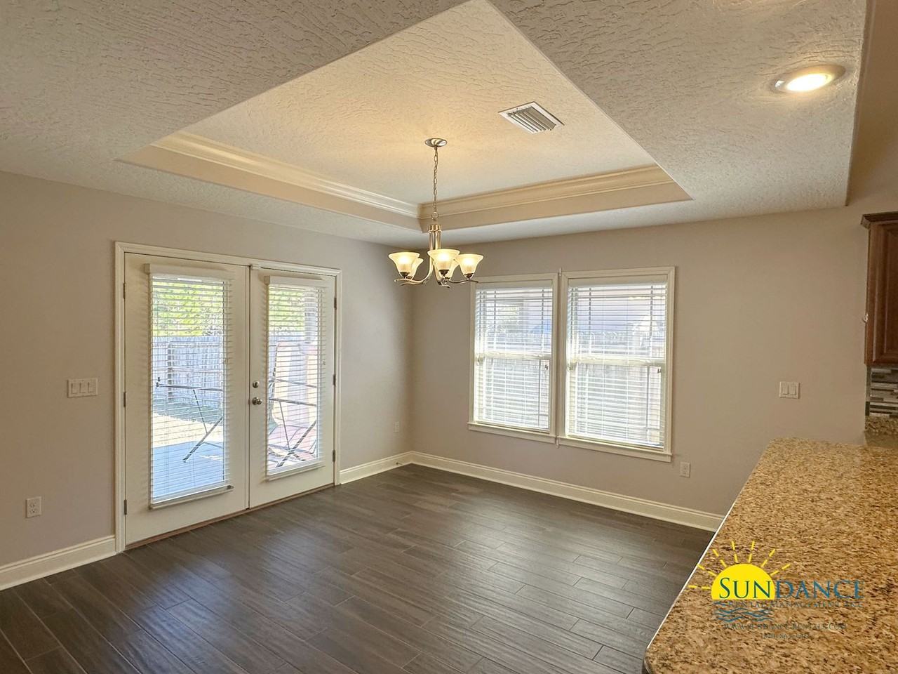 2662 Hartman Ct - Photo 4 of 13