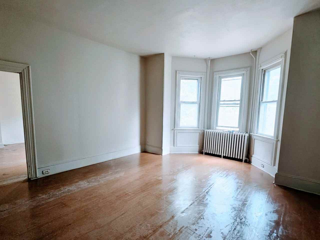 105 Broad St #1 - Photo 5 of 9