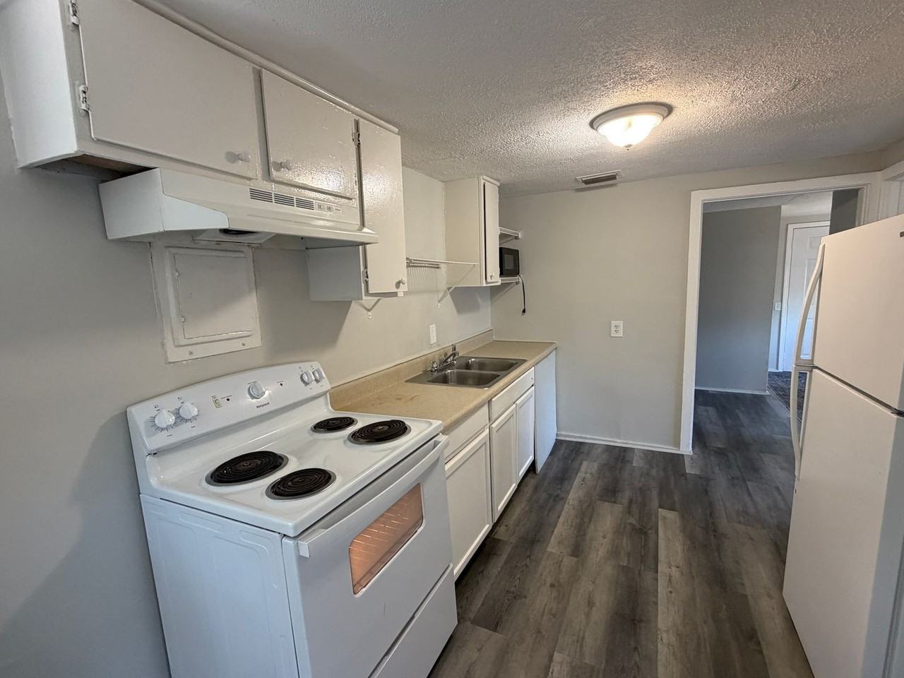 1905 W 17th St - Photo 2 of 13