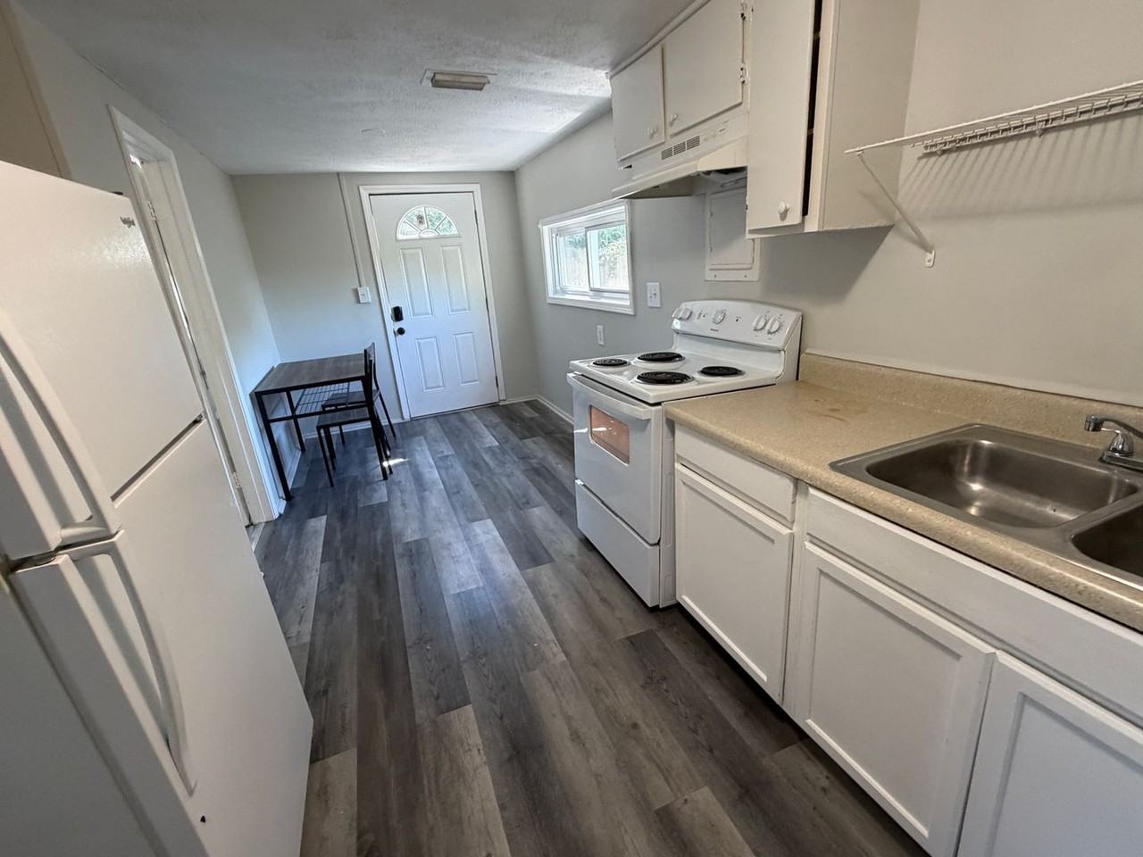 1905 W 17th St - Photo 3 of 13