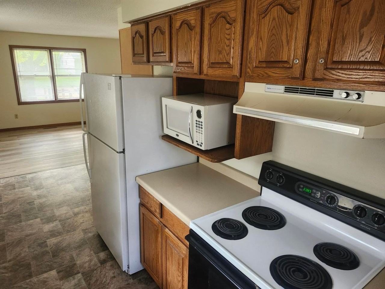 2726 Hallie Ln - Photo 5 of 32