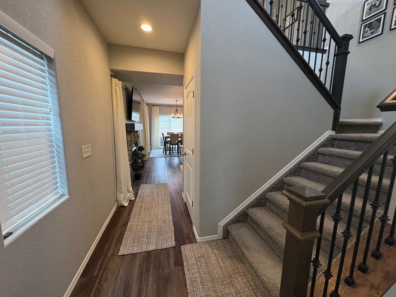 3786 Vineyard Cir - Photo 2 of 26
