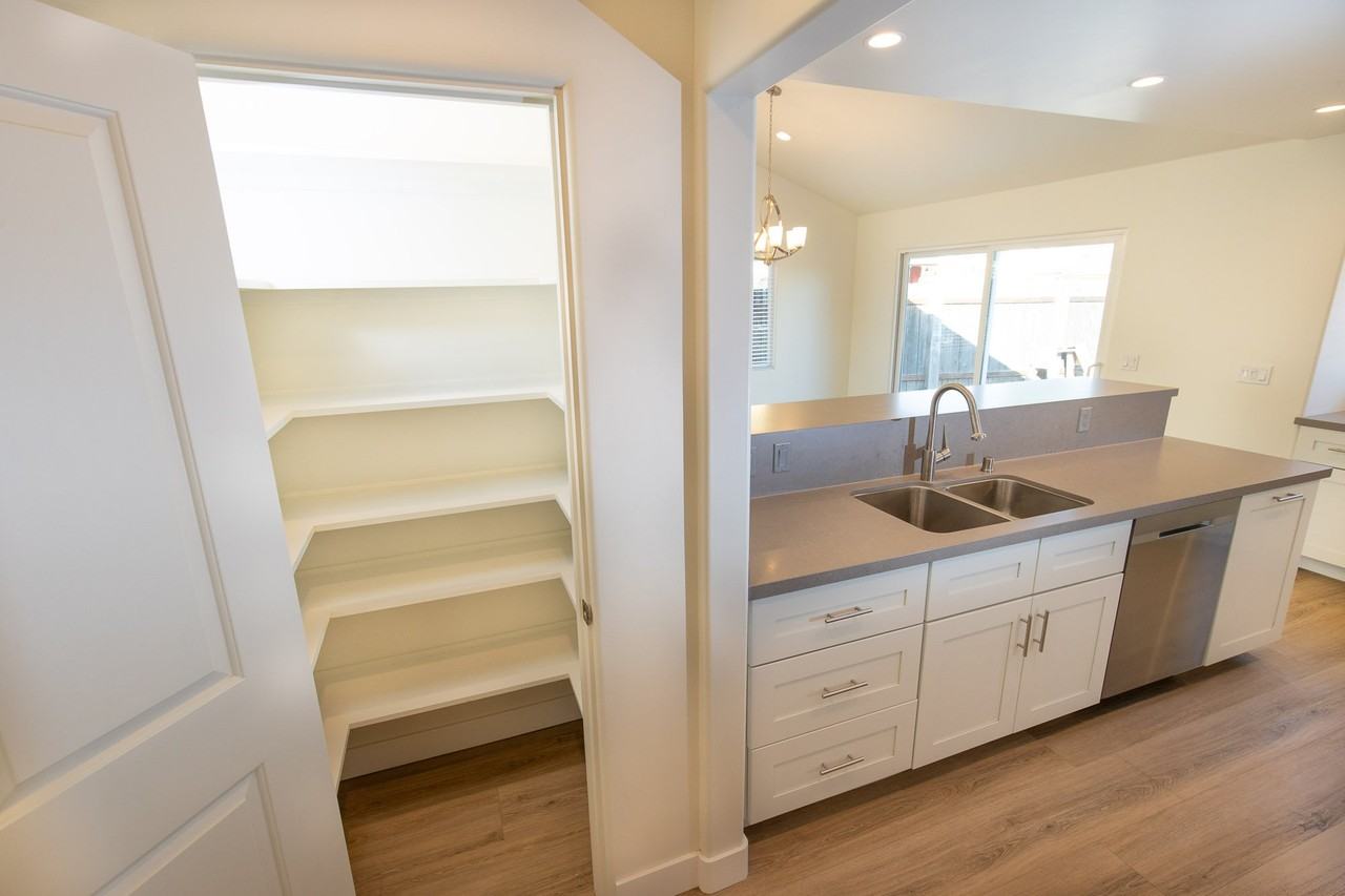 4717 Mount Alifan Dr - Photo 3 of 18