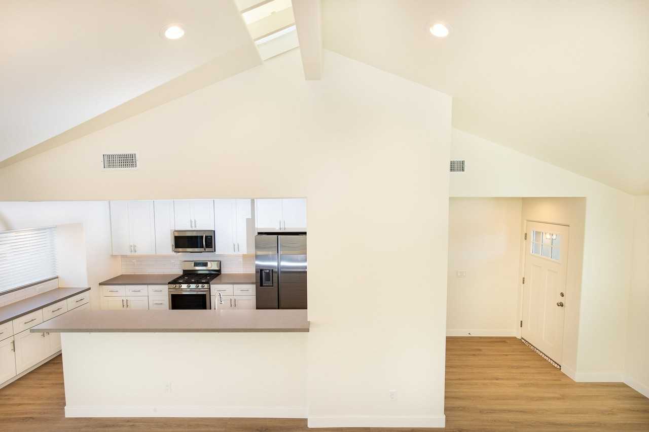 4717 Mount Alifan Dr - Photo 5 of 18
