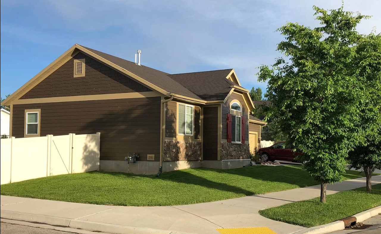 1295 S 910 W - Photo 2 of 2