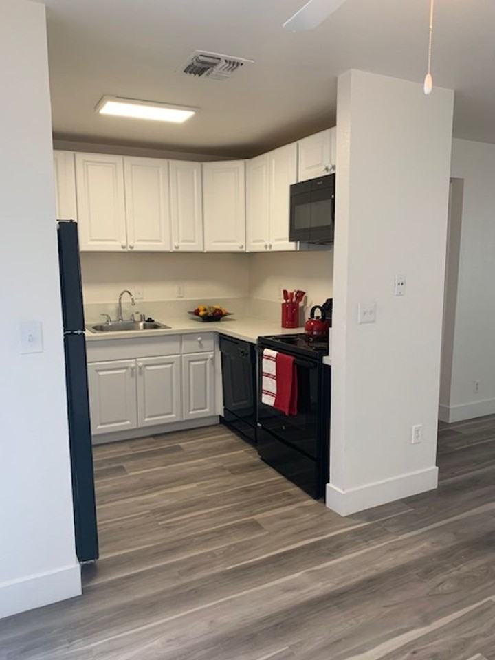 Village Point Apartments - Photo 6 of 27