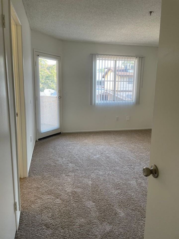 Catalina Isle - Photo 5 of 17