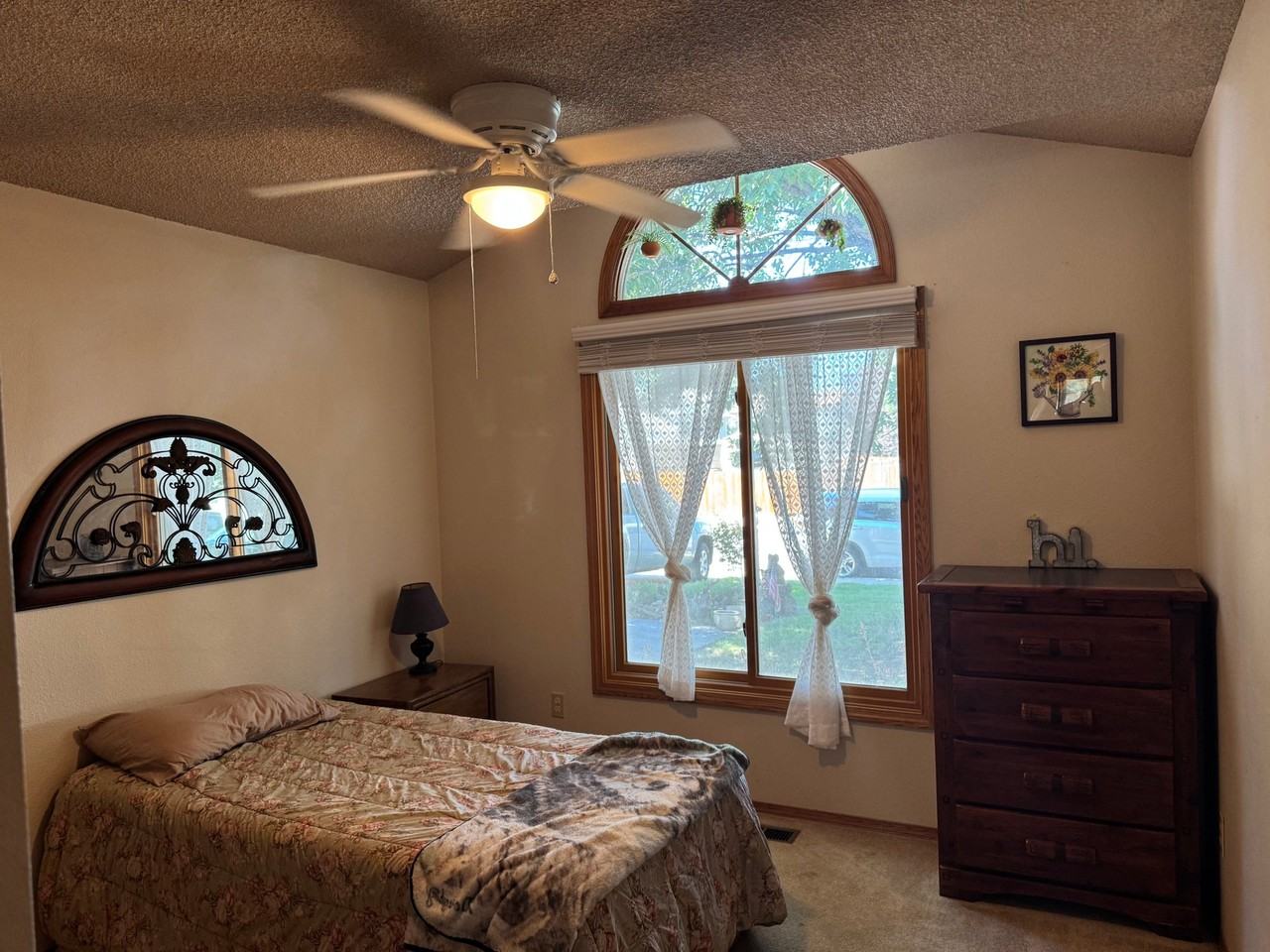 1002 Blue Spruce Dr - Photo 3 of 3