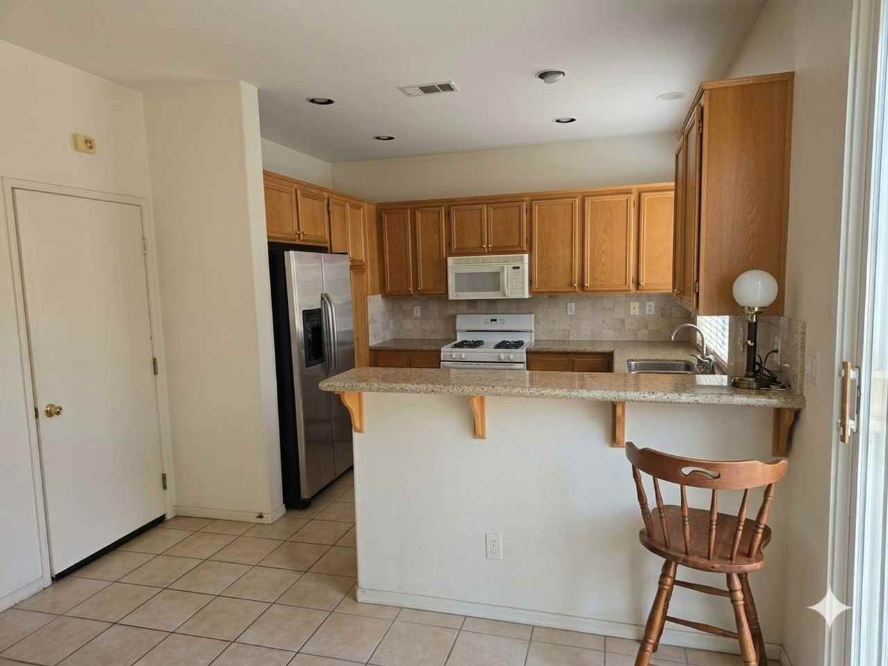 2941 W Canyon Ave - Photo 3 of 6