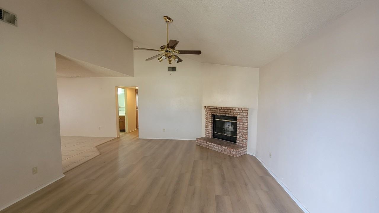 11136 Rome Beauty Dr - Photo 6 of 18