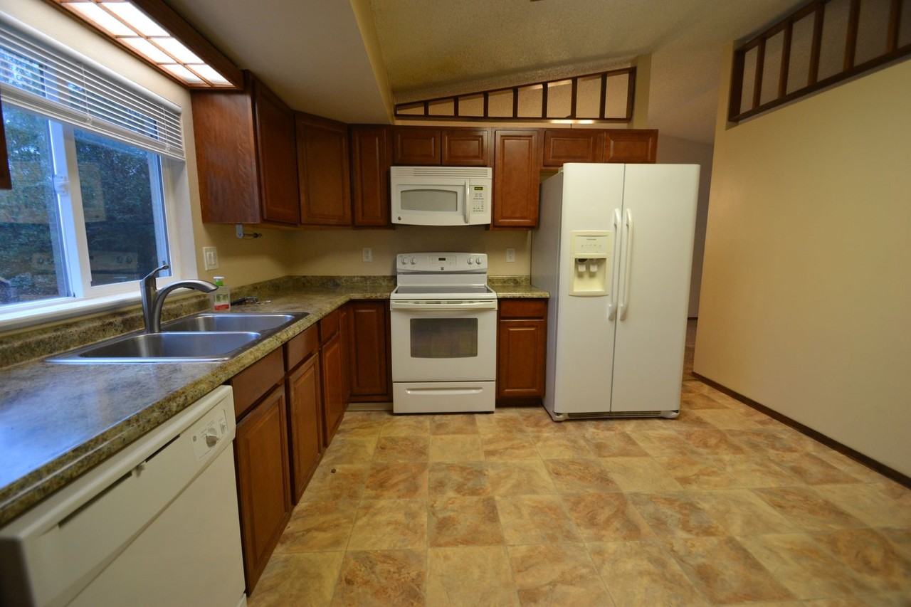 4960 Molly Pond Ct - Photo 5 of 24