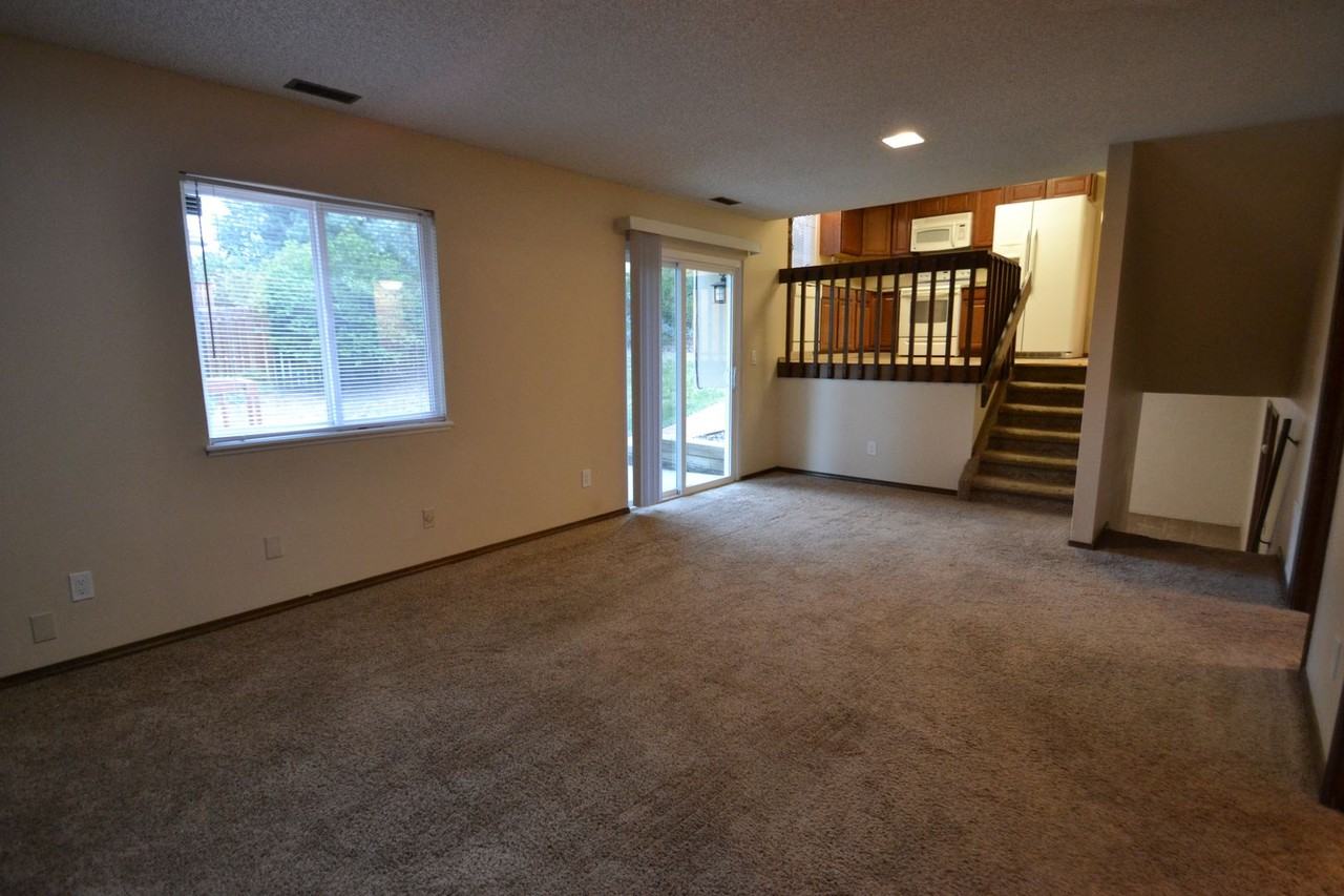 4960 Molly Pond Ct - Photo 6 of 24