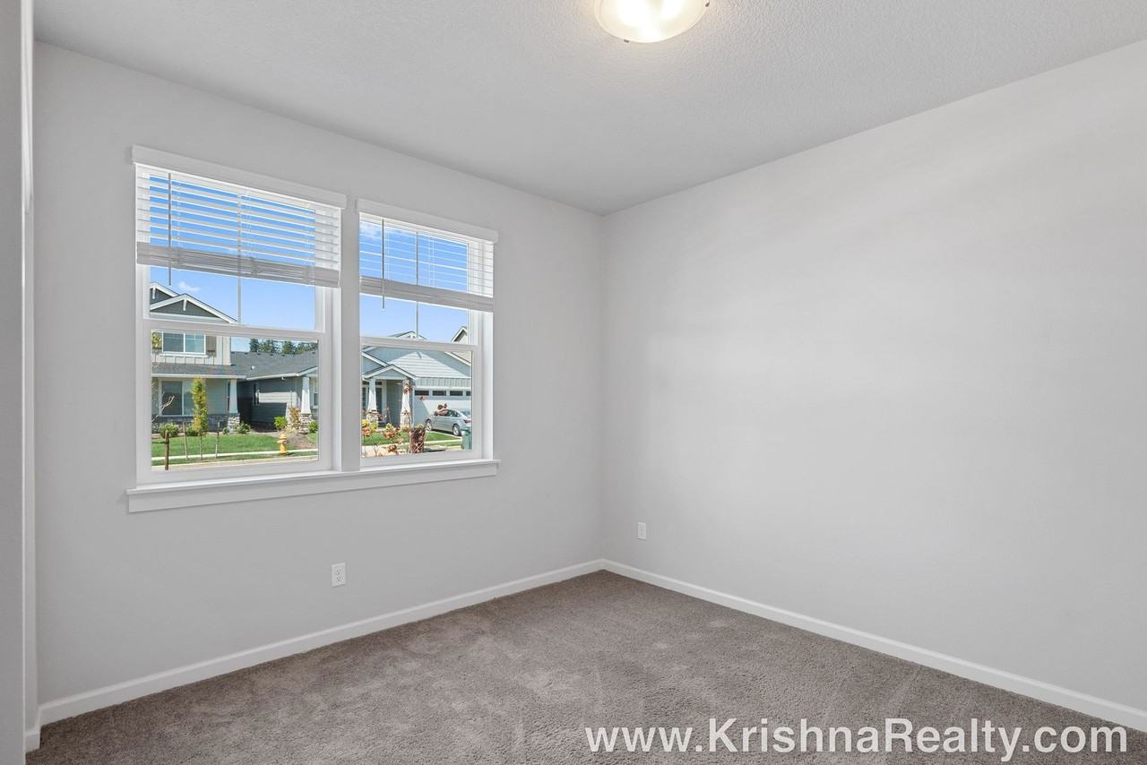 1010 S 32nd Ave - Photo 3 of 23