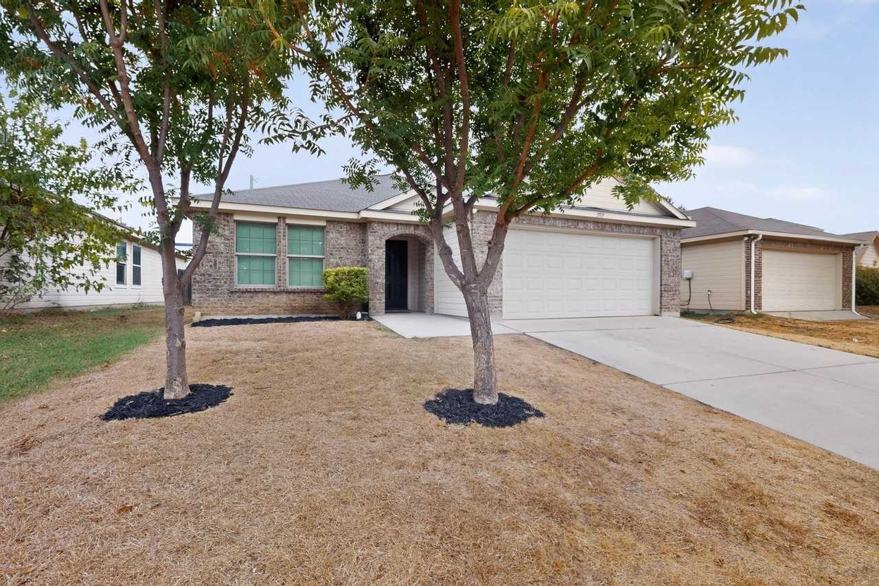 2939 Saint Bernard Dr - Photo 2 of 41