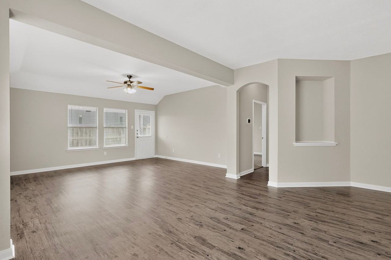 2939 Saint Bernard Dr - Photo 4 of 41
